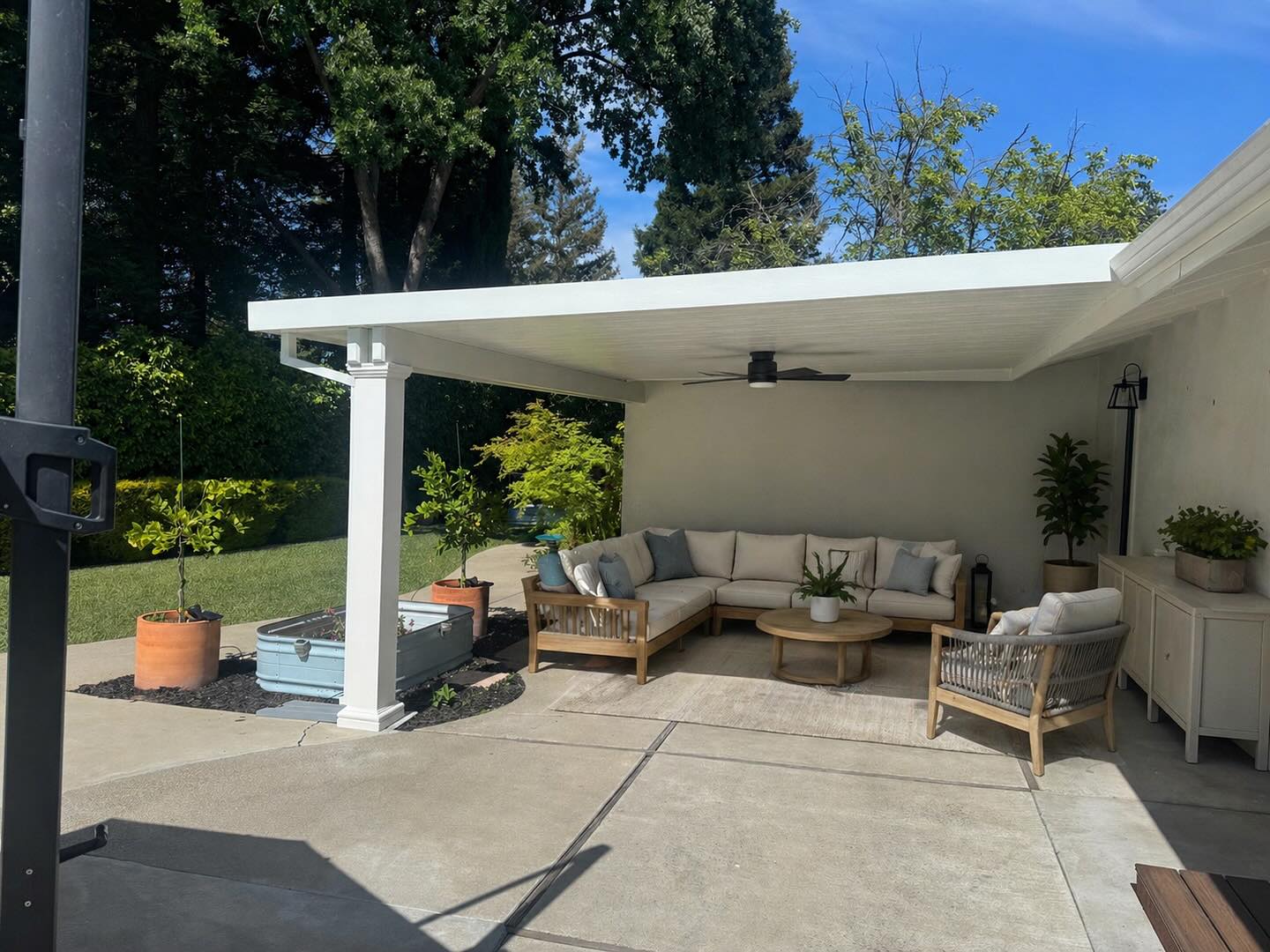 Modern Corner Cabana