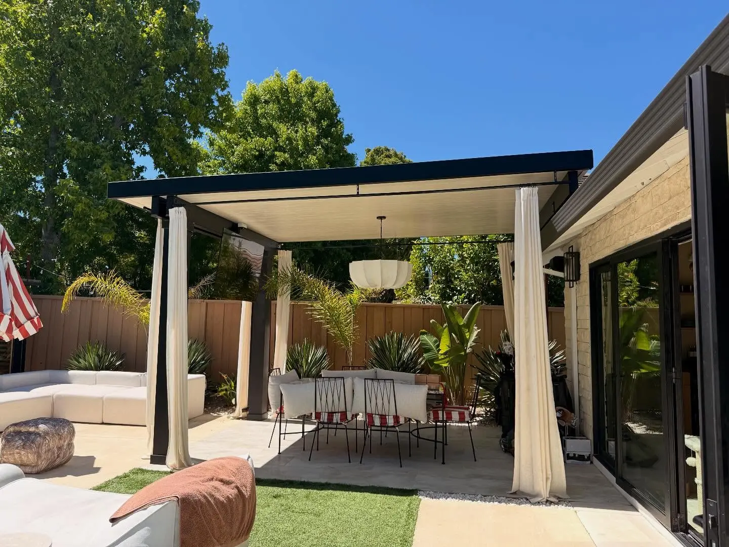 Modern Flat-Roof & Cabana
